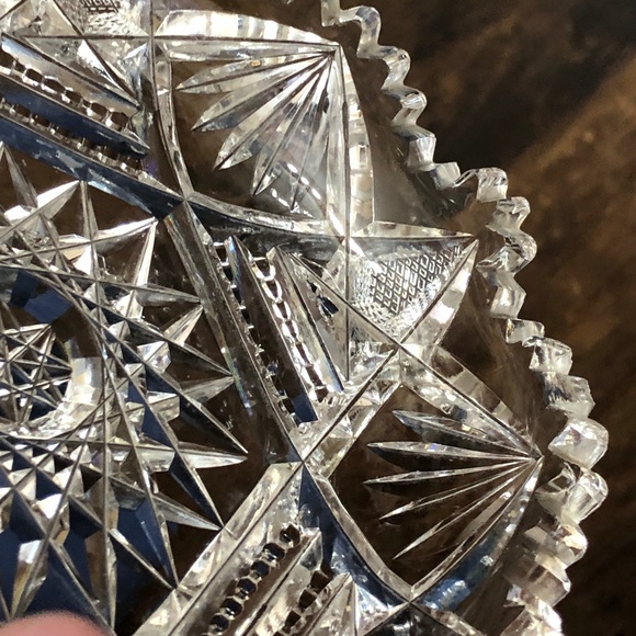 Vintage Cut Glass Sunburst Relish Tray Candy Dish with Cup handle, Ornate design - Picture 9 of 10